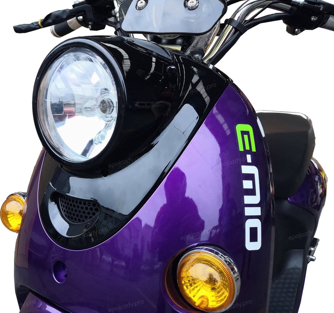 Elektryczny skuter E-mio Destina - przednie oświetlenie